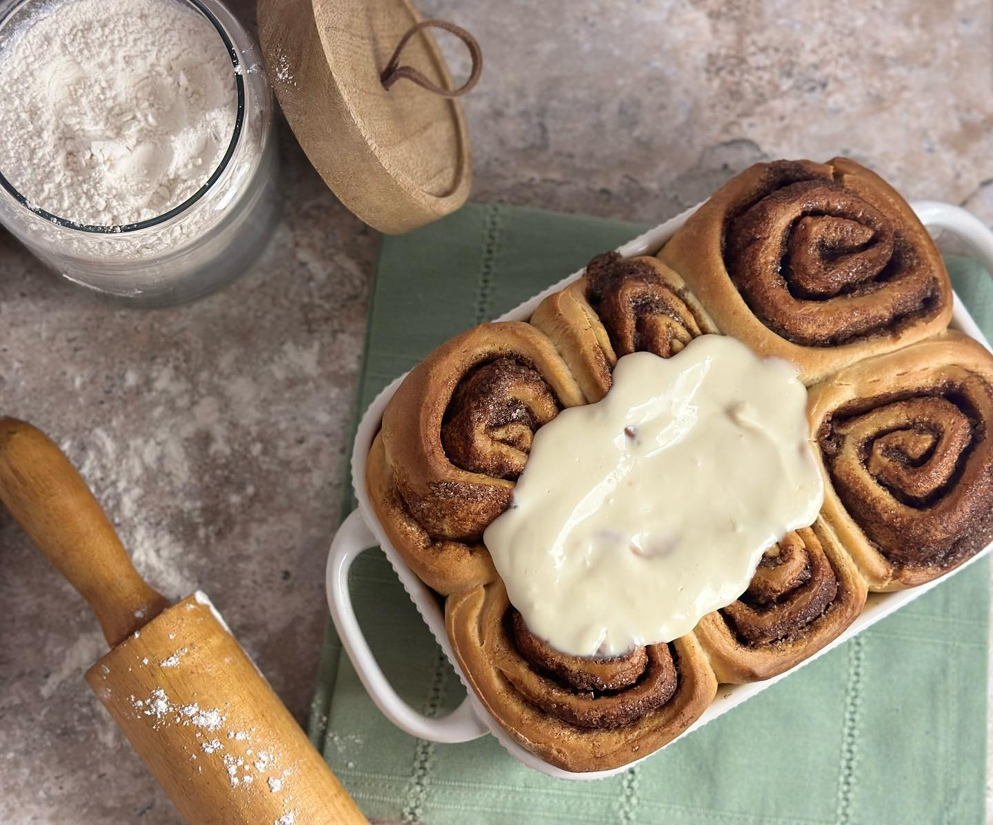 Cinnamon rolls with cream cheese frosting